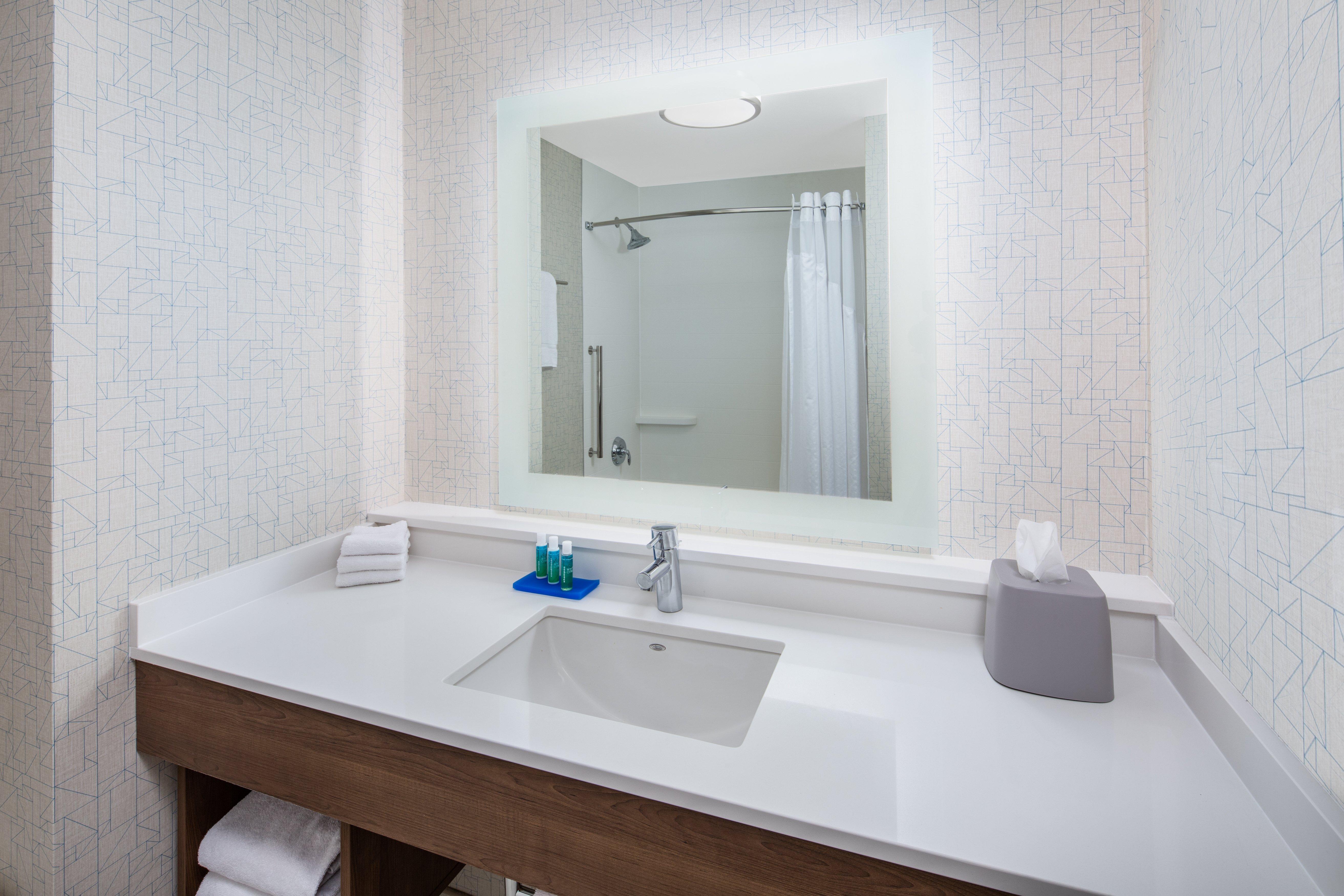 Holiday Inn Express Ontario By Ihg Creekside Extérieur photo
