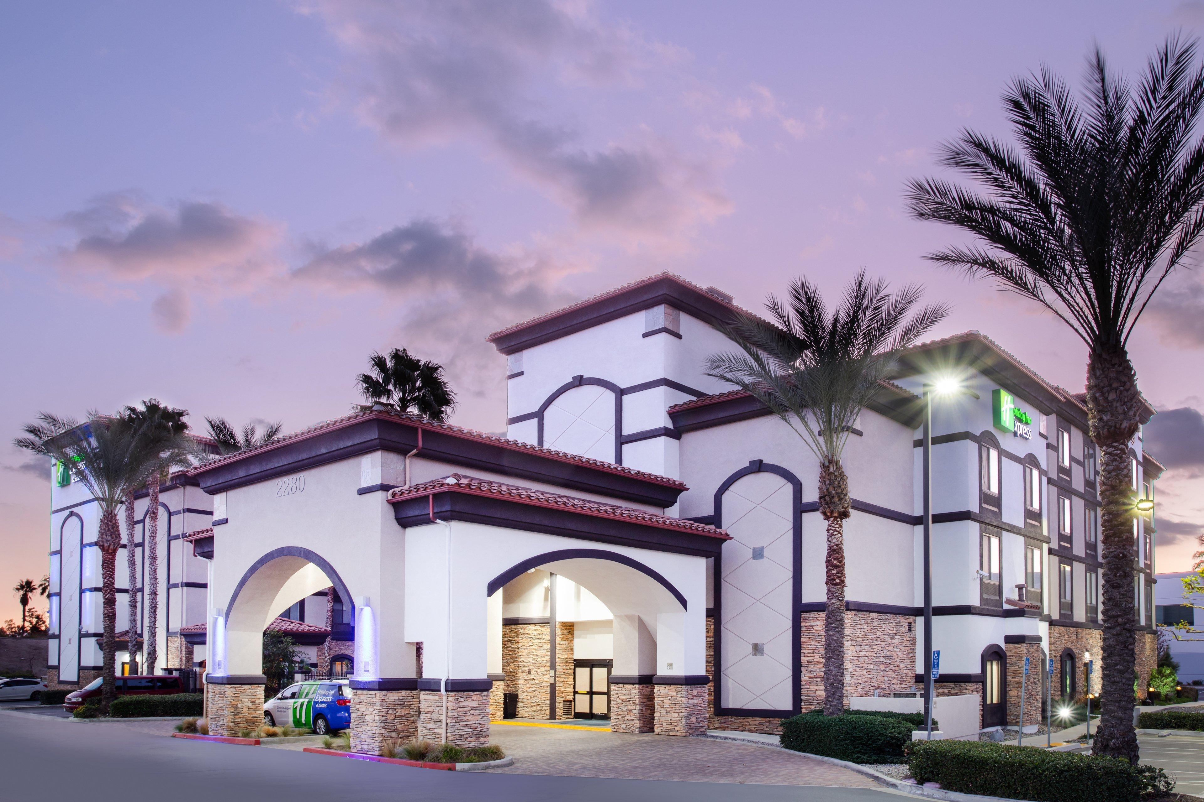 Holiday Inn Express Ontario By Ihg Creekside Extérieur photo