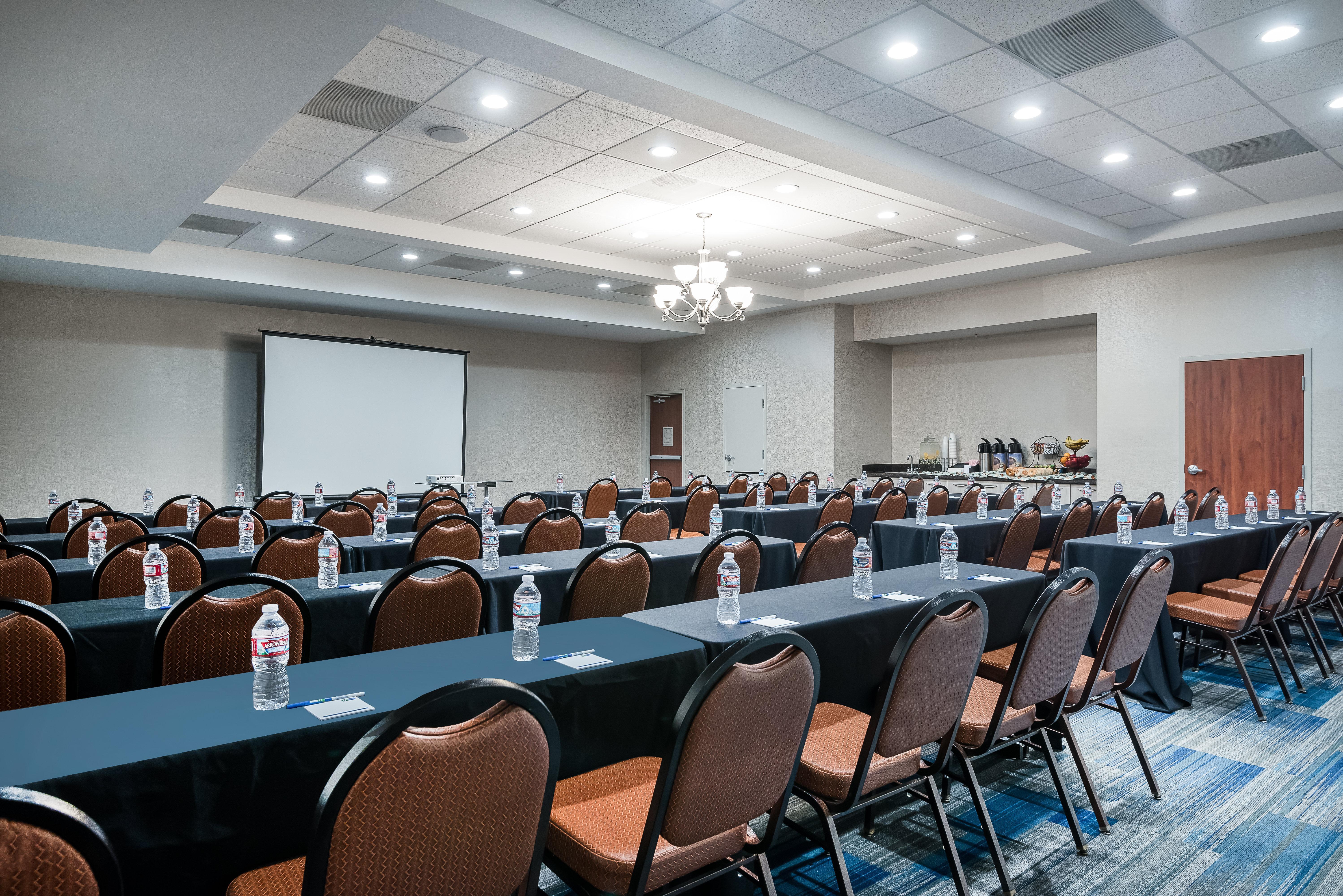 Holiday Inn Express Ontario By Ihg Creekside Extérieur photo