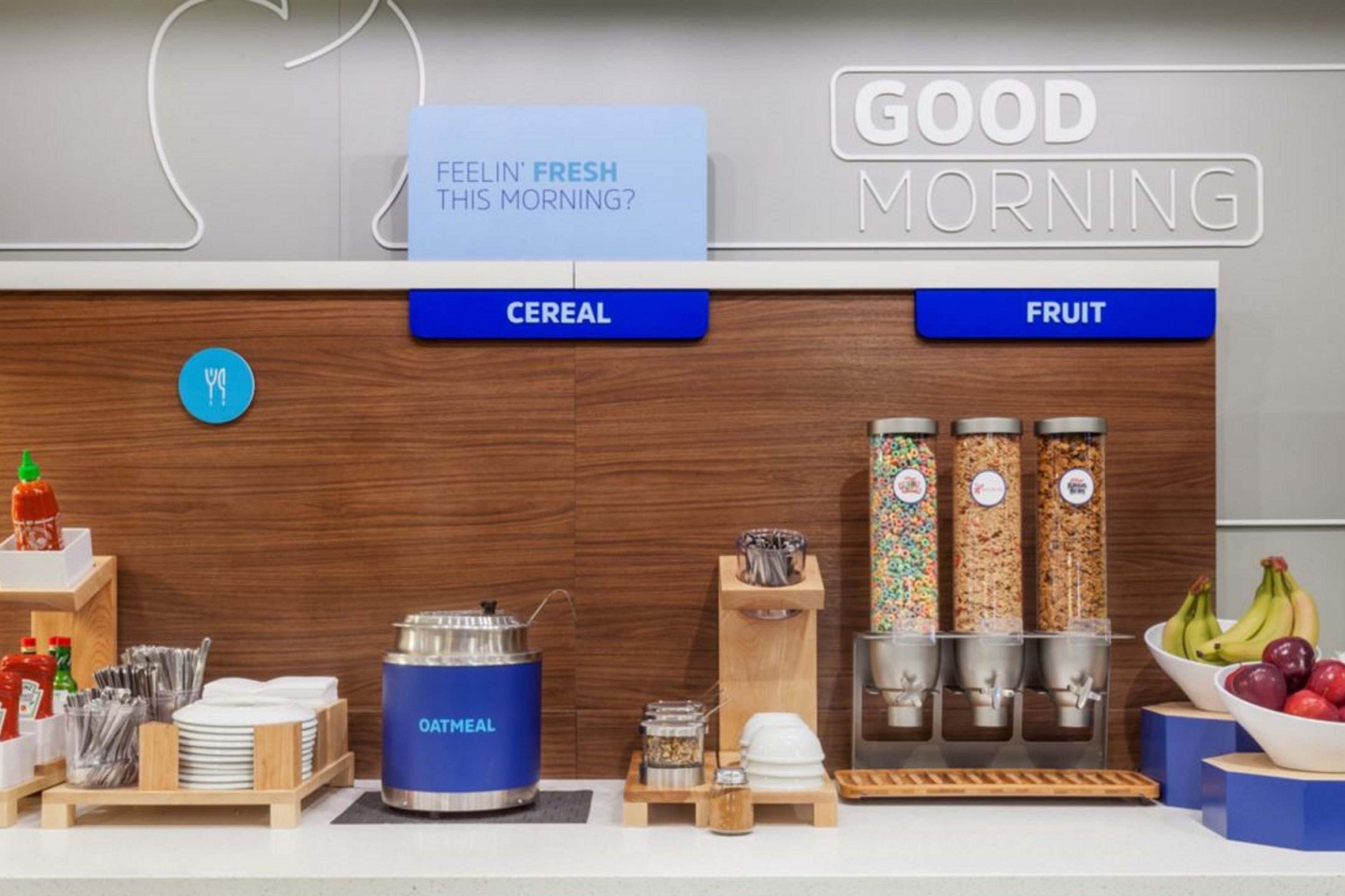 Holiday Inn Express Ontario By Ihg Creekside Extérieur photo