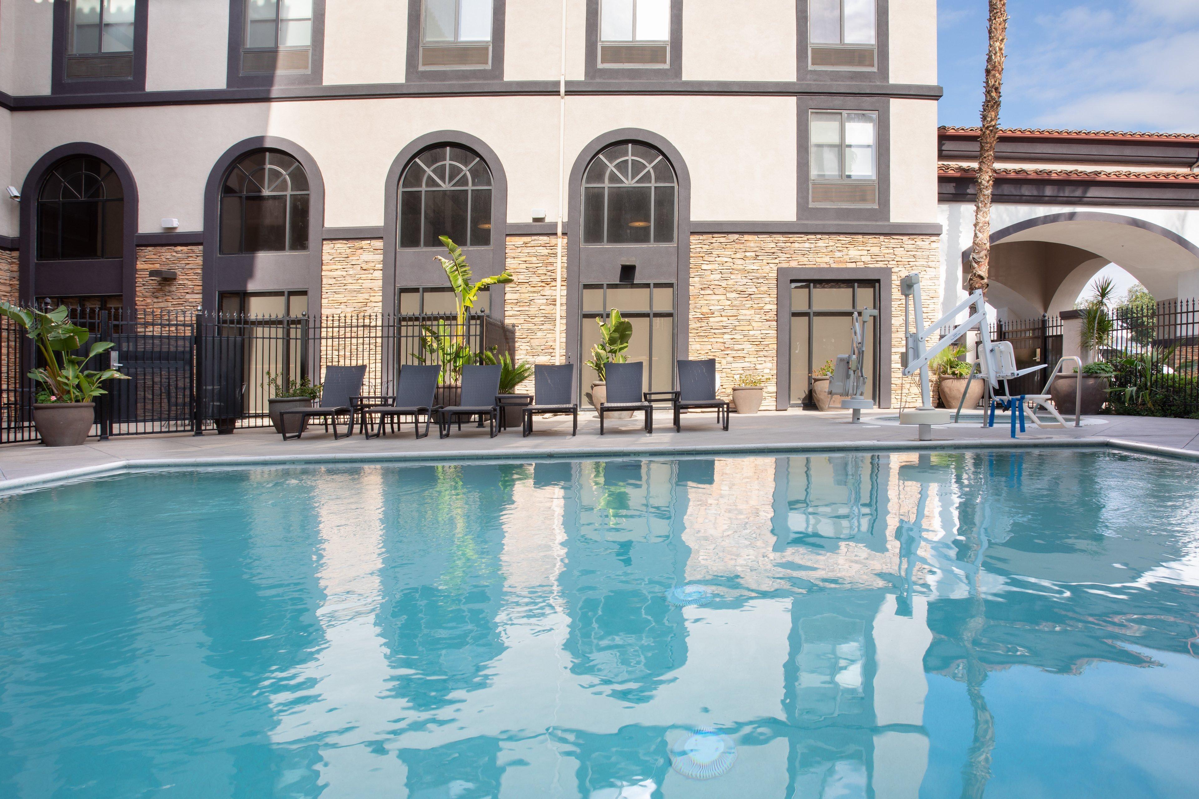 Holiday Inn Express Ontario By Ihg Creekside Extérieur photo