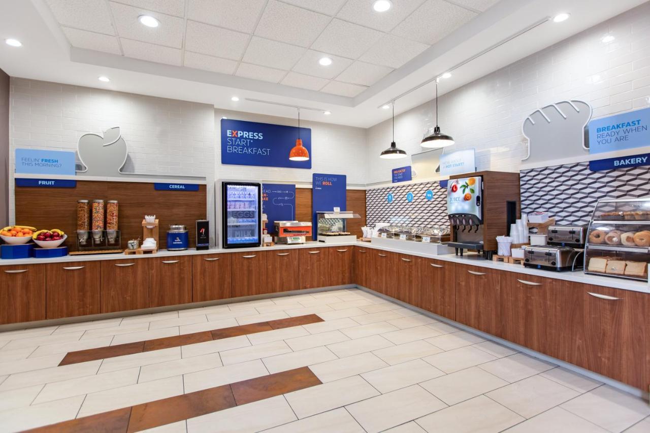 Holiday Inn Express Ontario By Ihg Creekside Extérieur photo
